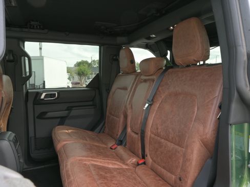 Used 2025 Ford Bronco Outer Banks AWD/4WD image 11