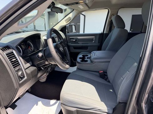 Used 2018 RAM 1500 Classic SLT AWD/4WD image 10