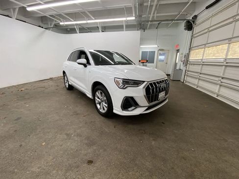 Used 2024 Audi Q3 2.0T Premium image 8