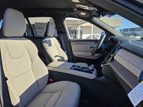 New 2026 Volvo XC90 B6 Plus w/ Protection Package Premier image 12