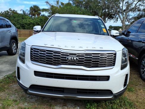 Used 2021 Kia Telluride EX w/ EX Premium Package image 2
