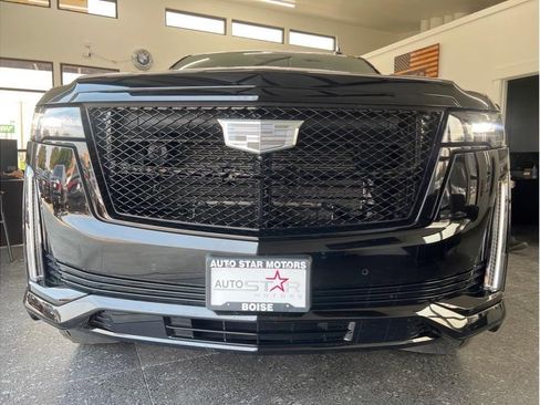 Used 2023 Cadillac Escalade ESV Sport Platinum w/ LPO, ONYX Package AWD/4WD image 46