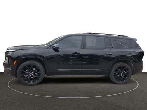 Used 2025 Chevrolet Traverse RS AWD/4WD image 2