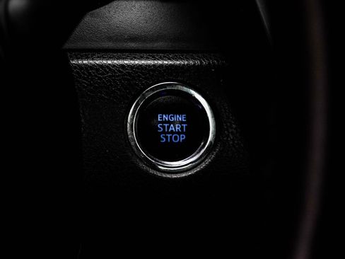 Used 2021 Toyota Camry XSE FWD image 28