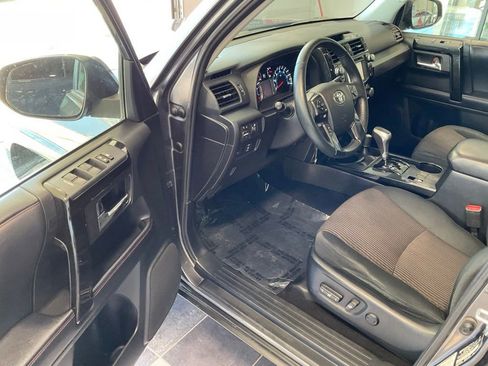 Used 2018 Toyota 4Runner TRD Off-Road AWD/4WD image 8