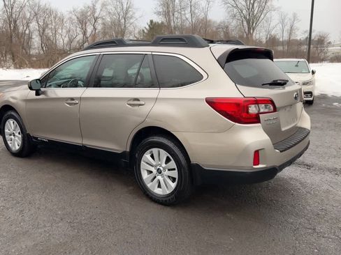 Used 2015 Subaru Outback 2.5i Premium image 6