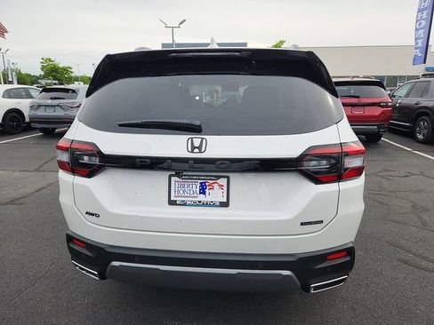 New 2026 Honda Pilot Touring image 5