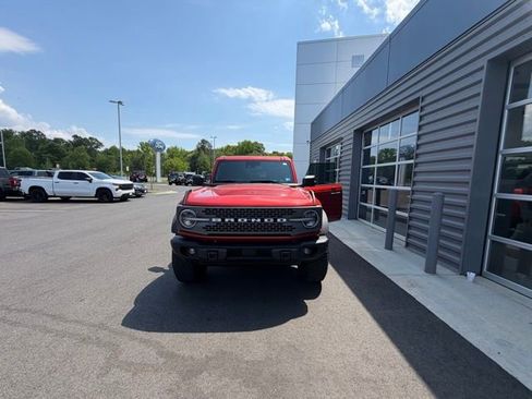 Used 2023 Ford Bronco Badlands w/ Sasquatch Package AWD/4WD image 2