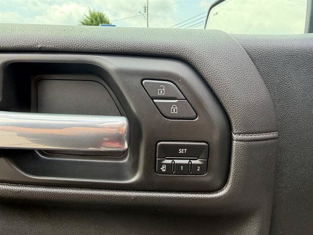 Used 2021 Chevrolet Silverado 1500 LTZ w/ LTZ Premium Package AWD/4WD image 41