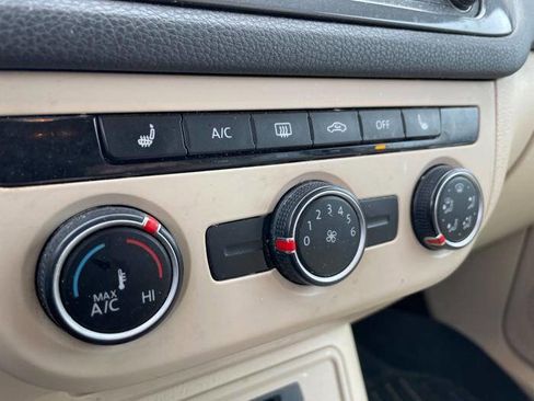 Used 2016 Volkswagen Tiguan S image 37