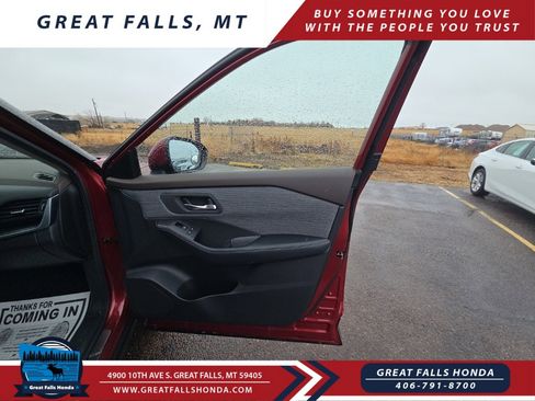 Used 2023 Nissan Rogue SV image 12