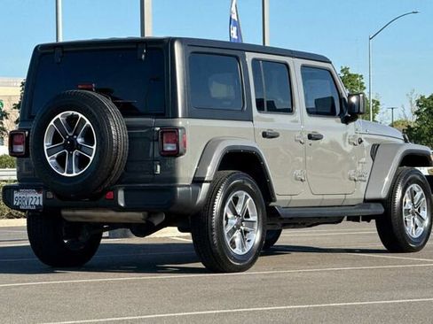 Used 2022 Jeep Wrangler Unlimited Sahara image 4