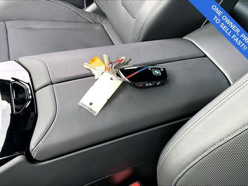 Used 2025 BMW M5 w/ Executive Package image 13