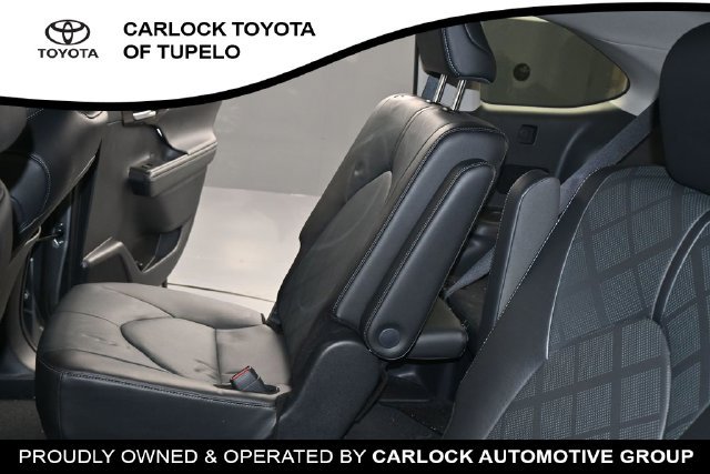 Used 2025 Toyota Highlander Platinum AWD/4WD image 18