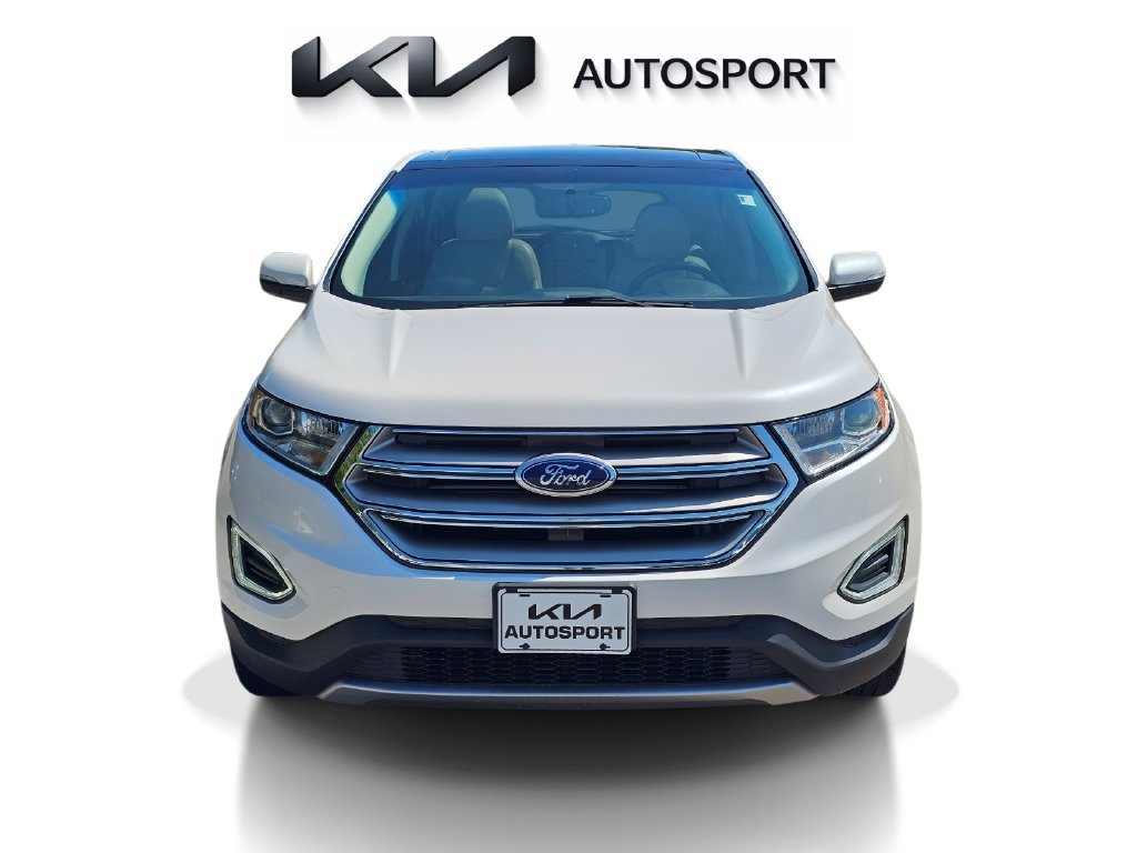Used 2017 Ford Edge Titanium w/ Equipment Group 301A FWD image 2