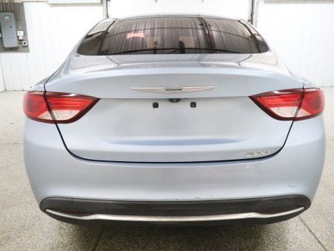 Used 2015 Chrysler 200 Limited image 8