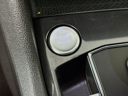 Used 2021 Volkswagen Tiguan SE w/ Panoramic Sunroof Package image 20