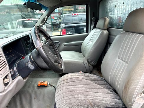 Used 2002 Chevrolet Silverado 3500 2WD Regular Cab HD image 6