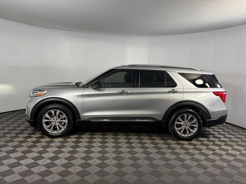 Used 2023 Ford Explorer Limited w/ Equipment Group 301A RWD image 10