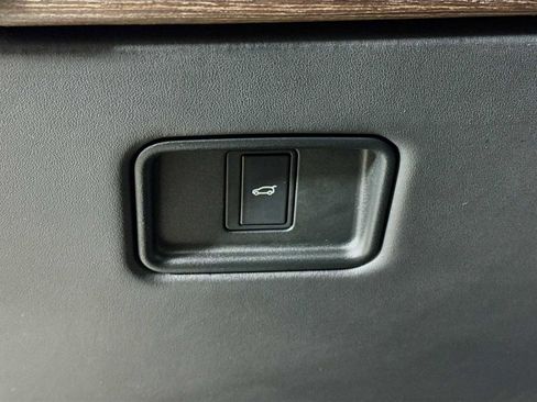 Used 2024 Land Rover Range Rover SE image 10