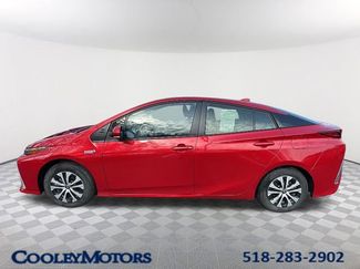 Used 2022 Toyota Prius Prime LE video 1
