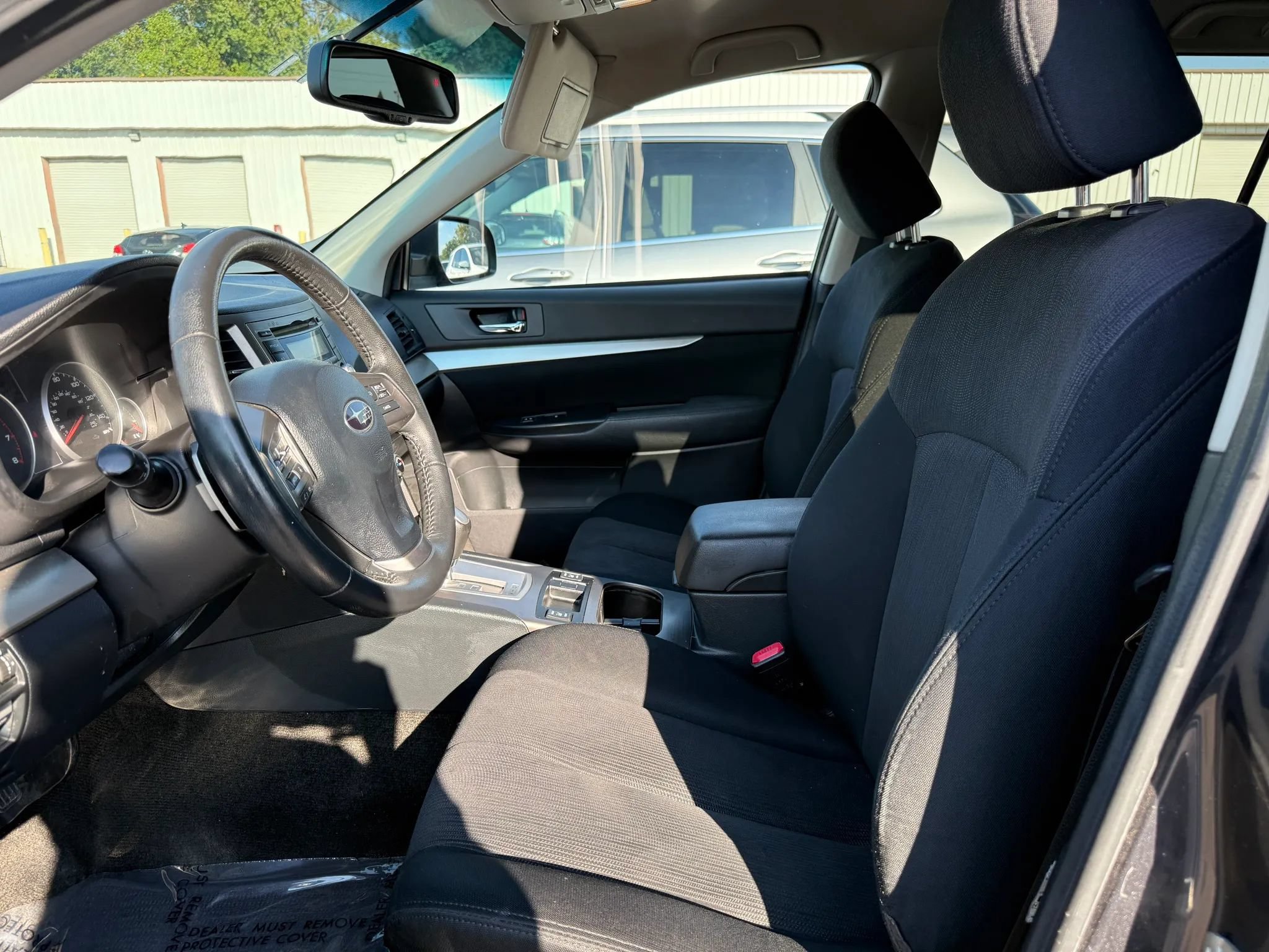 Used 2013 Subaru Outback 2.5i Premium AWD/4WD image 2
