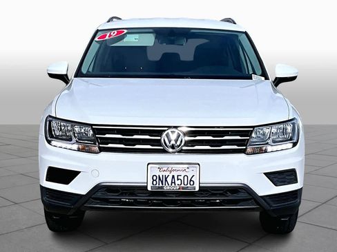 Used 2019 Volkswagen Tiguan SE image 3