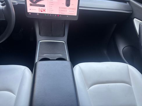 Used 2021 Tesla Model Y Long Range image 15