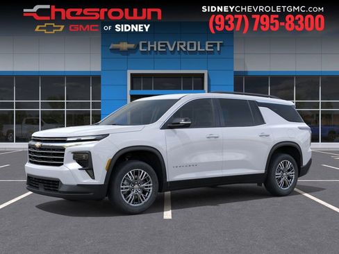 New 2026 Chevrolet Traverse LT w/ Driver Confidence Package FWD image 2