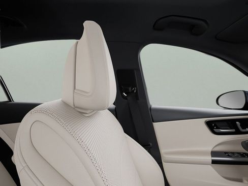 Used 2025 Mercedes-Benz C 300 Sedan image 43