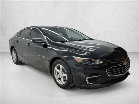 Used 2018 Chevrolet Malibu LS FWD image 3