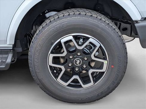 New 2026 Ford Bronco Outer Banks AWD/4WD image 9