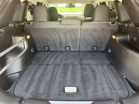 Used 2015 Jeep Cherokee Latitude AWD/4WD image 23
