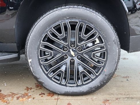 New 2025 Chevrolet Suburban Premier w/ Sun And Tow Package image 51