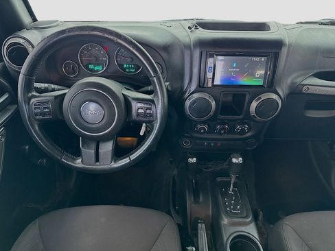 Used 2015 Jeep Wrangler Unlimited Sport w/ Connectivity Group AWD/4WD image 14