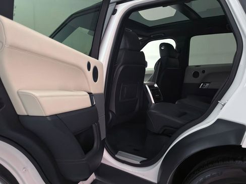 Used 2017 Land Rover Range Rover Sport HSE image 21