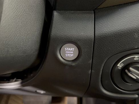 Used 2022 Nissan Frontier SV AWD/4WD image 20