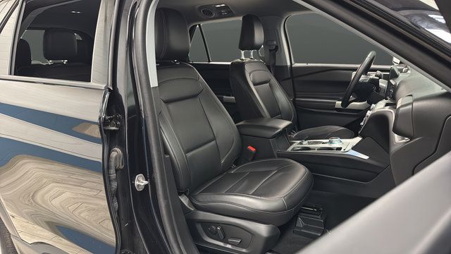 Used 2023 Ford Explorer XLT w/ Equipment Group 202A AWD/4WD image 24