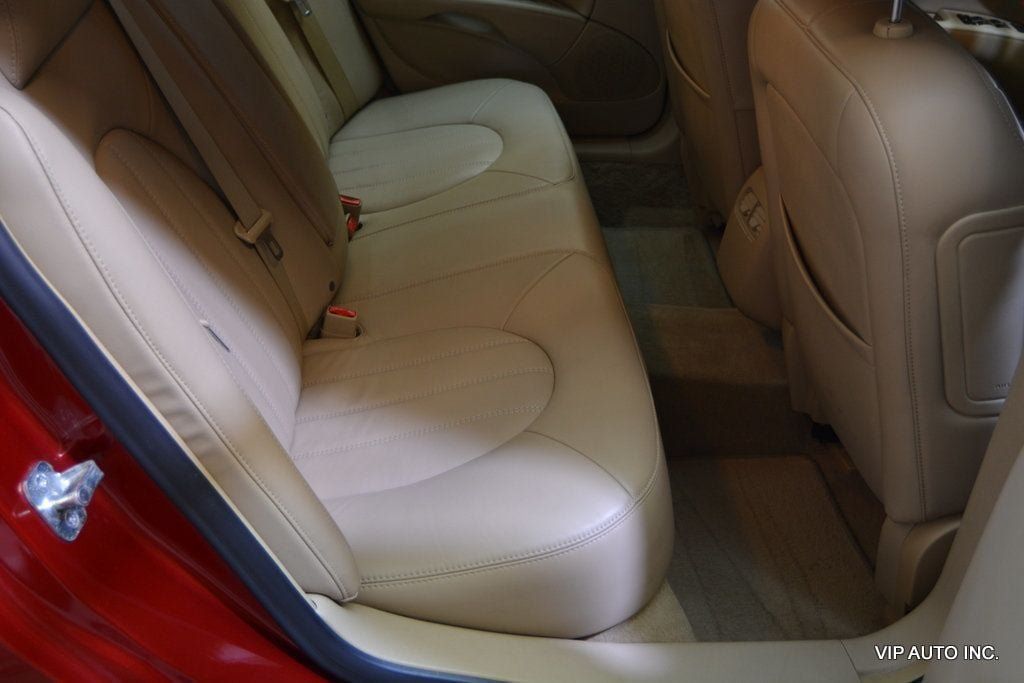 Used 2011 Buick Lucerne CXL FWD image 32