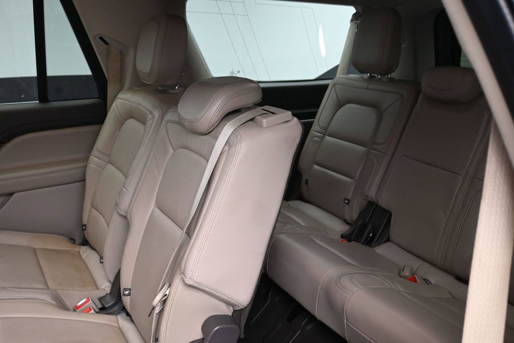 Used 2022 Lincoln Navigator L Reserve AWD/4WD image 14