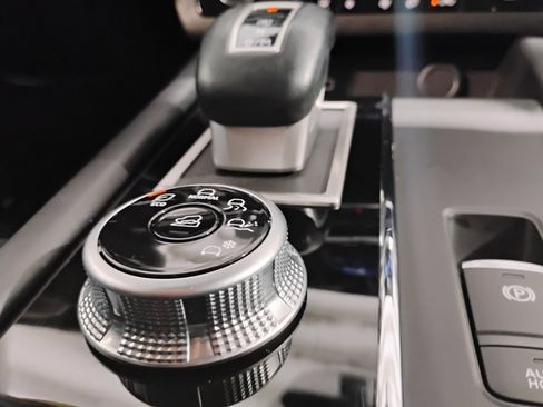 Used 2023 Mitsubishi Outlander SE image 83