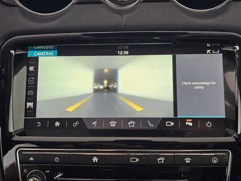 Used 2019 Jaguar XJ R-Sport image 26