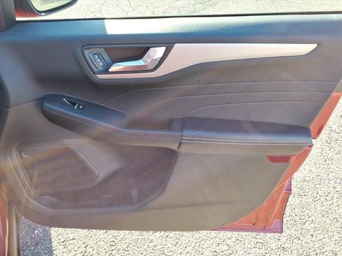 Used 2021 Ford Escape SE w/ Convenience Package image 16