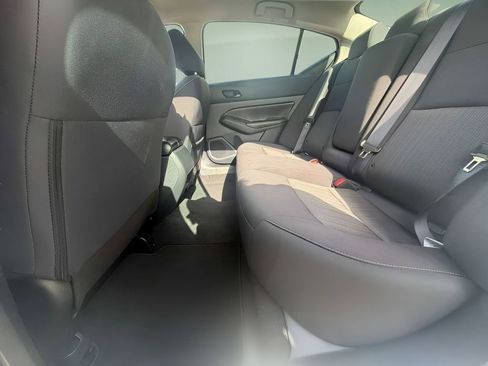 Used 2025 Nissan Altima 2.5 SV FWD image 18