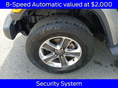 Used 2018 Jeep Wrangler Unlimited Sahara AWD/4WD image 4