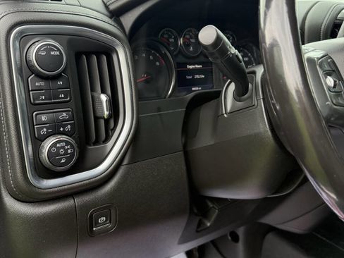 Used 2022 Chevrolet Silverado 2500 LTZ AWD/4WD image 9