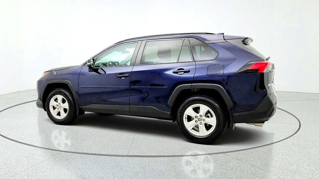 Used 2021 Toyota RAV4 XLE AWD/4WD image 7