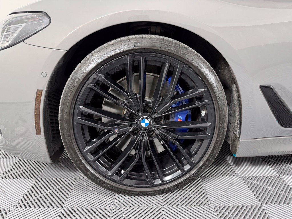 Used 2022 BMW M550i xDrive AWD/4WD image 14