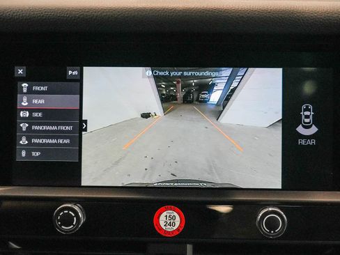 Certified 2026 Porsche Macan AWD/4WD image 25
