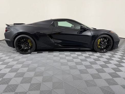 Used 2024 Chevrolet Corvette Z06 w/ Stealth Interior Trim Package RWD image 11